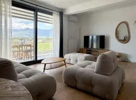 On the Edge - Suites & Apartments