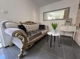 HA-LU Studio Apartman