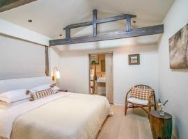 Sun Nest Yoga Designer Meisu Lijiang Shuhe Ancient Town Branch，位于白沙的酒店