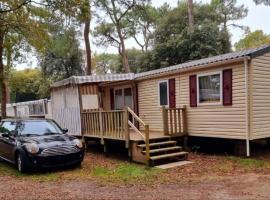 LOCATION MOBIL HOME 40m carré de 2 à 8 personnes en bords de mer，位于圣布莱温欧申的酒店