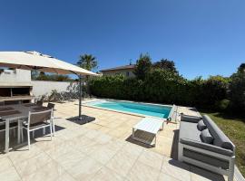 Villa Salvador 4 Chambres Piscine，位于莫吉奥的酒店
