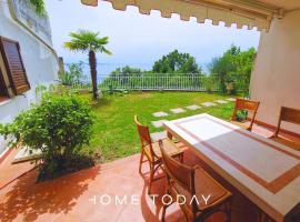 HT - Loft al Castello di Miramare con vista，位于格里尼亚诺的酒店