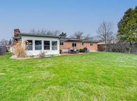 3 Mi to Dtwn Saginaw Spacious and Updated Home!，位于萨吉诺的酒店