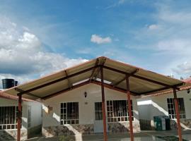 Cabañas hotel COLONIA SAN MIGUEL，位于派帕的酒店