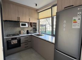 Cozy Apartment in the Heart of Fergana，位于费尔干纳的酒店