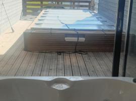 Gîte les caisses en bois et SPA accès PMR -Oslo-，位于沙尔姆的酒店