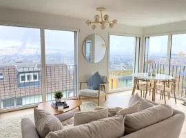 Top apartment with stunning views- 15 min Zurich HB- Self Check-in
