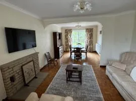 Oxford 3 Bedroom Detached House, with Large Garden and Private Parking