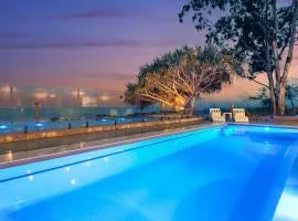 Salt & Stone Villas - on the beach, pets by app