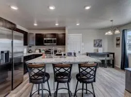 5BR Home With A View & Game Room