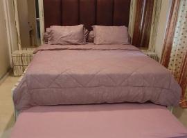 Apartemen Podomoro Deli Medan 42m2 dengan 2 bed kingsize muat 4 orang dewasa，位于棉兰的酒店