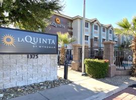 La Quinta Inn & Suites by Wyndham Tempe University, Phoenix，位于坦培的酒店