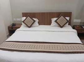 Sarovar Hills Hotel and Resort，位于贾姆谢德布尔的酒店