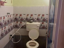 Abhinava Guest House，位于Kovvūr的酒店