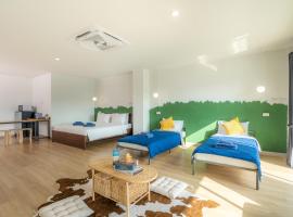 De Blue Door, Hatyai，位于合艾的带停车场的酒店