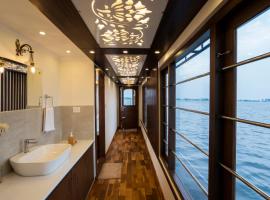 Marvelous Boathouse，位于阿勒皮的船屋