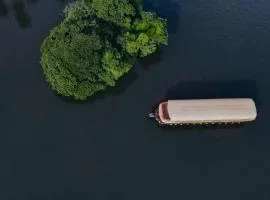 Elegant Boathouse