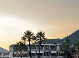 Palm Trees Hotel，位于奈德里的酒店