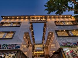 Hotel Elite inn，位于艾哈迈达巴德萨达尔·瓦拉巴伊·帕特尔国际机场 - AMD附近的酒店