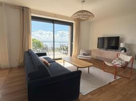 maison vue mer avec terrasse，位于布雷斯特的酒店