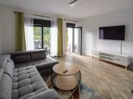 Moderne Erdgeschoss Wohnung