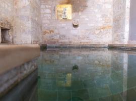 L'abbaye Saint Michel，位于托内尔的酒店