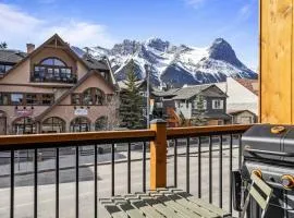 T202 BRAND NEW! The Mountain's Call- Mountain View Stay