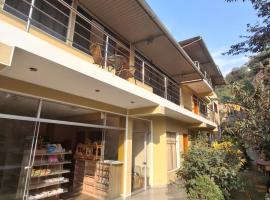 Hospedaje Posada Andina，位于Cocachacra的酒店
