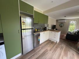 Blackbird Cottage Pet Friendly Tiny Home，位于Thirlmere的小屋