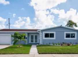 Luxury Retreat Near Hard Rock，位于Joe Robbie Stadium Heliport的酒店