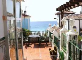 Charmigt hus med bästa läge i Torrox Costa