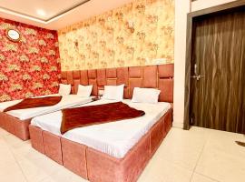 UJN-Hotel S Elite !Ujjain,Mahakaleshwar jyotilinga Temple & Railway station Spacious,Fully Air conditioned Rooms with Wifi And Parking, , BEST HOTEL IN UJJAIN，位于乌贾因的酒店