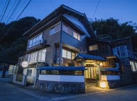 GLOCE sado ベースキャンプ 松ヶ崎 ワンちゃんと泊まれます，位于佐渡市的酒店