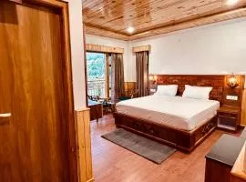 Shalom Hillcrest Inn