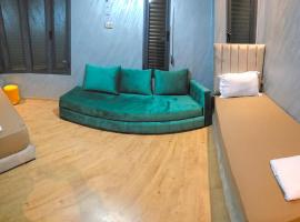 Appartements touristiques kenza，位于海尼夫拉的酒店