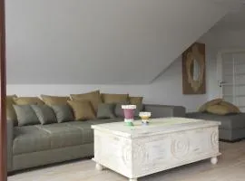 Hochwertig Eingerichtete Ferienwohnung Mit Balkon