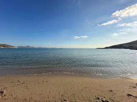 Athens Sea Front Apartment, Varkiza，位于瓦尔基扎的酒店