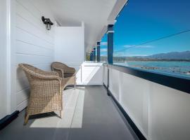 The Pier Hotel，位于凯库拉的酒店