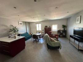 Résidence verdoyante et calme，位于尚布利的酒店