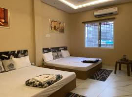 Jhankar home stay，位于乌贾因的酒店