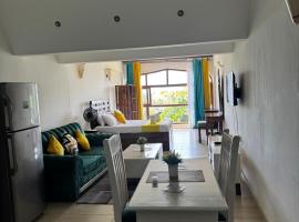 Golden Beachfront Studios Diani，位于迪亚尼海滩的酒店