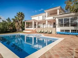 Stunning Home In Monda With Wifi