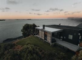 Black Hut Eco Retreat，位于基督城的酒店