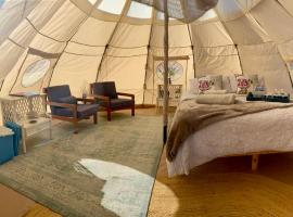 Mountain View Tilba Tilba - Glamping，位于Tilba Tilba的豪华帐篷营地