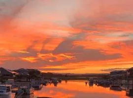 Lakeview Stay Yamba Water Front Access