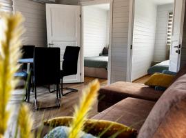 Carnikavas Piestātne vacation homes near the sea，位于察尔尼卡瓦的酒店