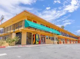 Hotel Avenida - Oceanside Camp Pendleton