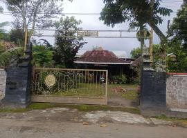 SPOT ON 94538 Sopo Paredangan Homestay，位于斯勒曼的酒店