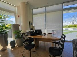 OYO 1143 The Emgrand Azure North，位于Lagundi的酒店