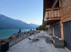 Lake View Villa in Niederried Interlaken，位于Niederried的酒店